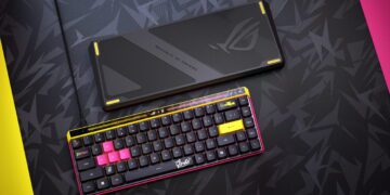 نمایی از جلو و پشت صفحه کلید ایسوس نسخه ویژه قهرمان کانتر استرایک ۲