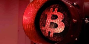 بیت کوین به نفت رسید؛ افت قیمت پادشاه رمزارزها تا محدوده ۸۱ هزار دلار