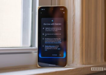 کاهش سهم ChatGPT در ترافیک وب هم‌زمان با رشد پایدار Gemini