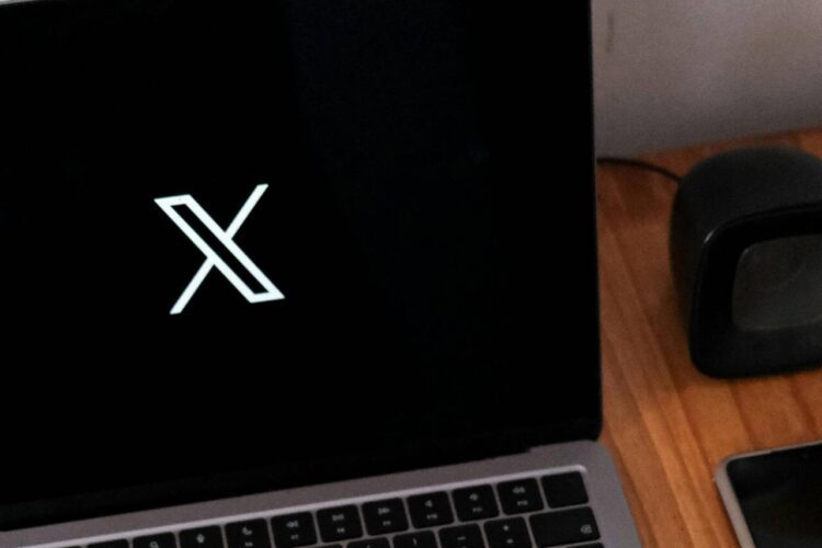 تعلیق حسابها در X