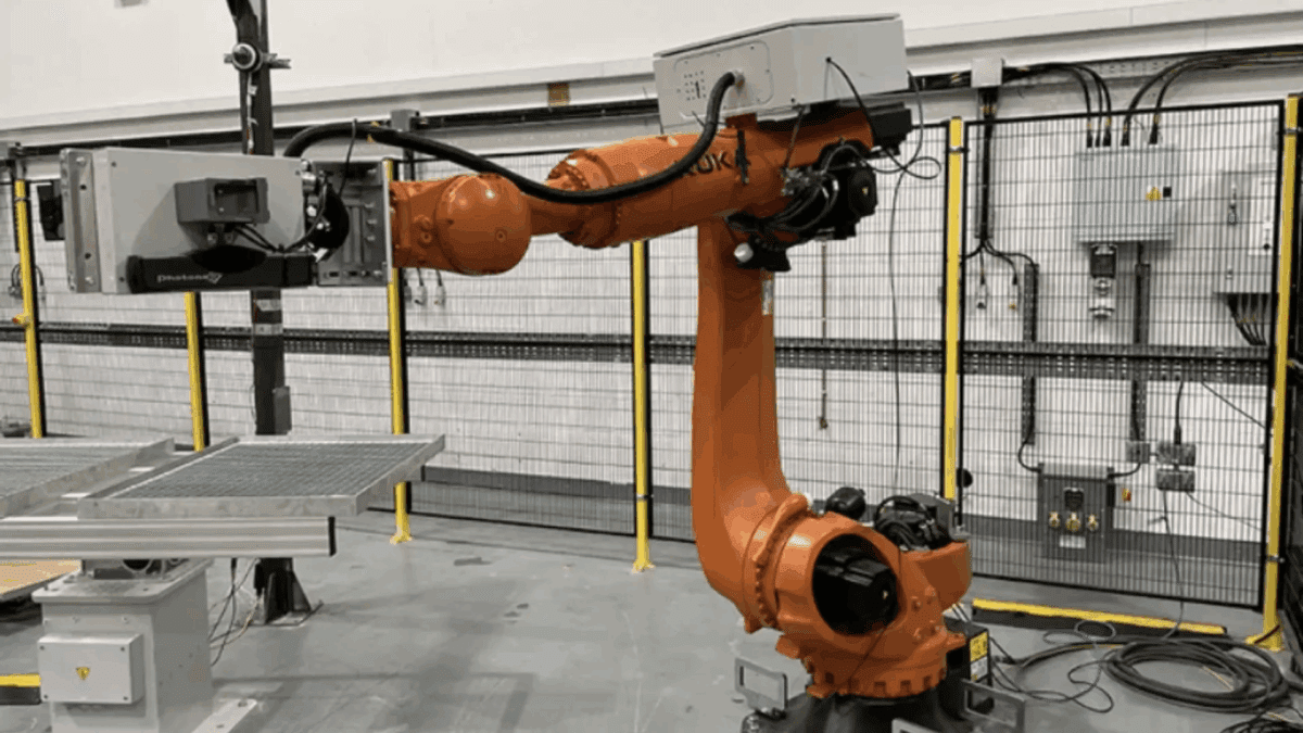 رونمایی از ربات انسان‌نمای Hoxo در نیروگاه هسته‌ای 