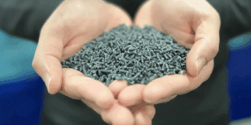 پلاستیک گرافنی قطعات خودرو را ۲۰ درصد قویتر و ۱۸ درصد سبکتر می کند