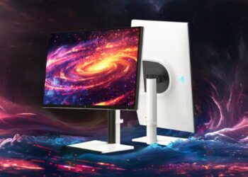 تصویری از نمای جلویی و پشتی M27U6 که دارای قابلیت چرخش نمایشگر است