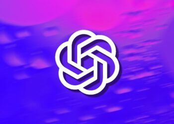 لوگوی سفید رنگ OpenAI بر روی یک پسزمینه انتزاعی بنفش و آبی محو.