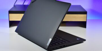 رکوردشکنی عمر باتری در لپتاپ ThinkPad T14 با پردازنده Lunar Lake