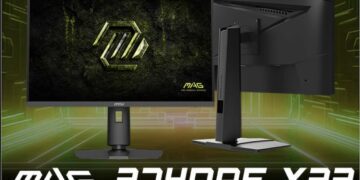 رندر مانیتور MSI MAG 274QPF X32 که لوگوی MAG (به رنگ زرد نئونی) را بر روی یک پس‌زمینه بافت‌دار و تیره نمایش می‌دهد.