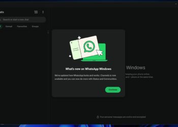 برنامه WhatsApp برای ویندوز در حالت تاریک با یک پاپ‌آپ خوش‌آمدگویی که می‌گوید "What's new on WhatsApp Windows" و به به‌روزرسانی رابط کاربری و افزودن Channels و Communities اشاره می‌کند.