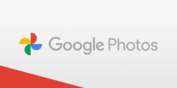 لوگوی Google Photos (نماد آسیاب بادی چهار رنگ) در کنار متن خاکستری "Google Photos" بر روی پس‌زمینه‌ای سفید با یک نوار قرمز مورب در پایین چپ.