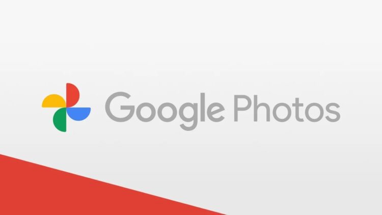 لوگوی Google Photos (نماد آسیاب بادی چهار رنگ) در کنار متن خاکستری "Google Photos" بر روی پس‌زمینه‌ای سفید با یک نوار قرمز مورب در پایین چپ.
