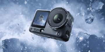 پوستری تبلیغاتی از دوربین اکشن DJI Osmo Action 6 که مقاومت این دستگاه را در سرما نشان می‌دهد