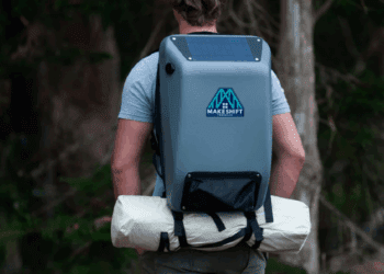 کولهپشتی خورشیدی Makeshift Traveler؛ امکانات کامل برای بیخانمانها