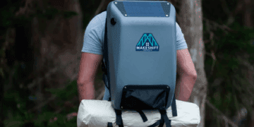 کولهپشتی خورشیدی Makeshift Traveler؛ امکانات کامل برای بیخانمانها