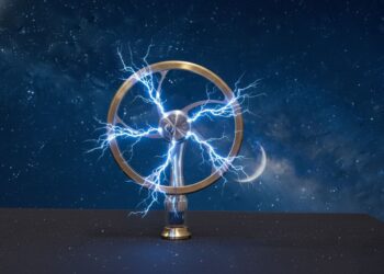 دستگاهی بر پایه موتور استرلینگ که در شب انرژی تولید می کند