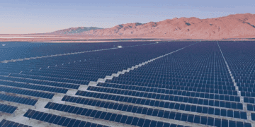 بزرگ‌ترین نیروگاه خورشیدی آریزونا ساخته می شود