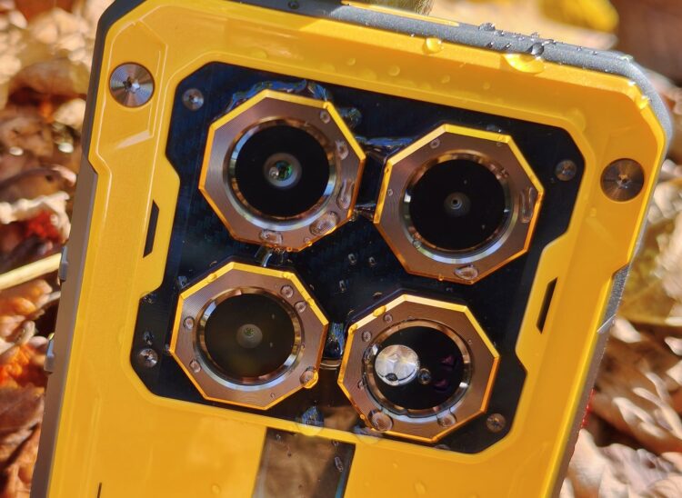 دوربین دید در شب گوشی Oukitel WP60 در تاریکی مطلق عکاسی می‌ کند