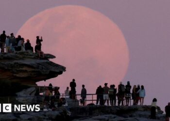 درخشش ابرماه نوامبر