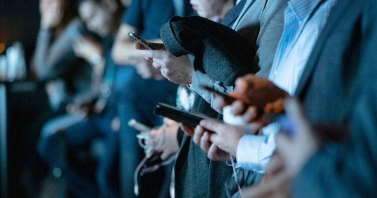 نقص امنیتی واتس‌اپ ۳.۵ میلیارد شماره تلفن از جمله شماره شما را فاش کرد