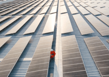 بزرگ‌ترین نیروگاه خورشیدی سقفی جهان با ۱۸۹ هزار پنل در بحرین راه‌اندازی می شود