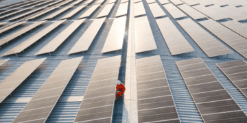 بزرگ‌ترین نیروگاه خورشیدی سقفی جهان با ۱۸۹ هزار پنل در بحرین راه‌اندازی می شود