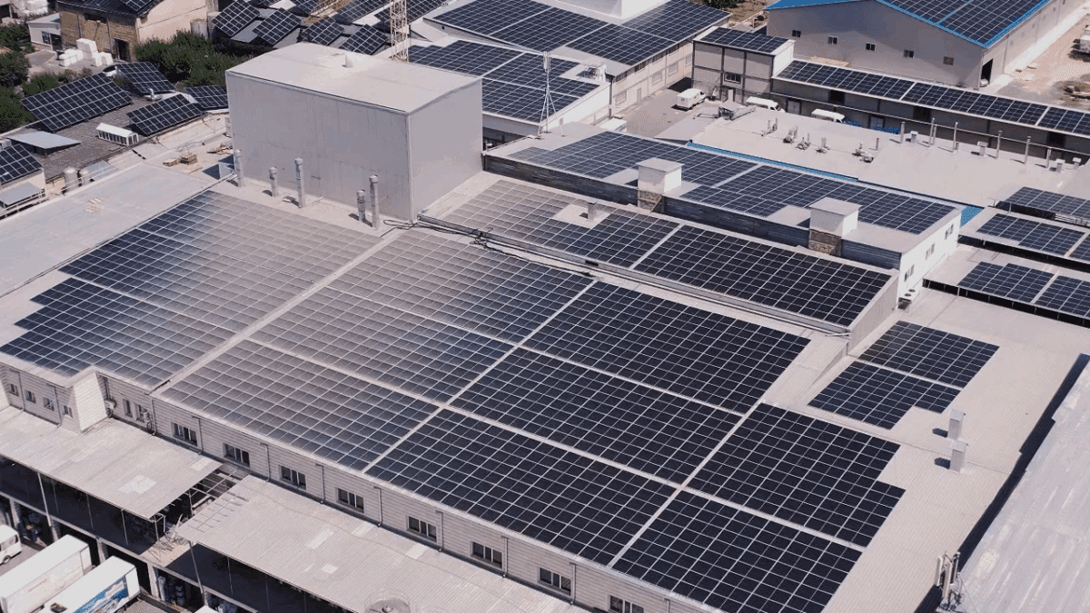 راه‌اندازی بزرگ‌ترین نیروگاه خورشیدی سقفی جهان با ۱۸۹ هزار پنل در بحرین 