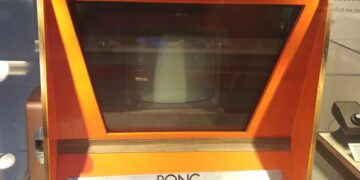 ماشین آرکید بازی Atari Pong در رنگ نارنجی