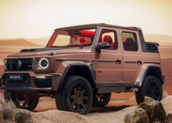 Brabus XL 800 روباز در محیط صحرایی با سقف