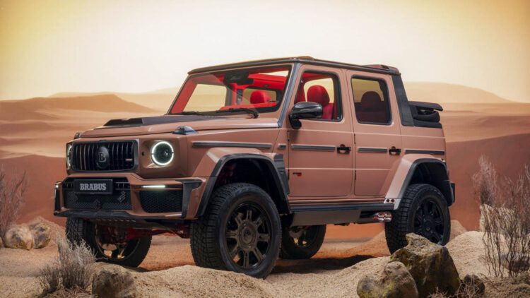 Brabus XL 800 روباز در محیط صحرایی با سقف
