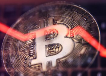 احتمال افت قیمت بیتکوین (BTC) به زیر ۱۰۰ هزار دلار پیش از ثبت اوج جدید وجود دارد