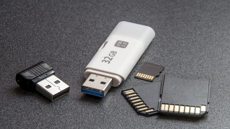 کدام فرمت حافظه برای فلش یا هارد مناسب است؟