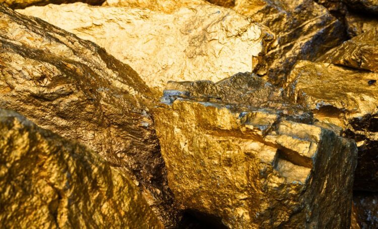 کشف ذخیره ۱۰۰۰ تنی طلا در چین