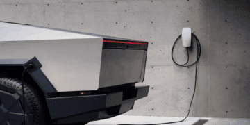 حذف کامل قطعات چینی از خودروهای برقی تسلا