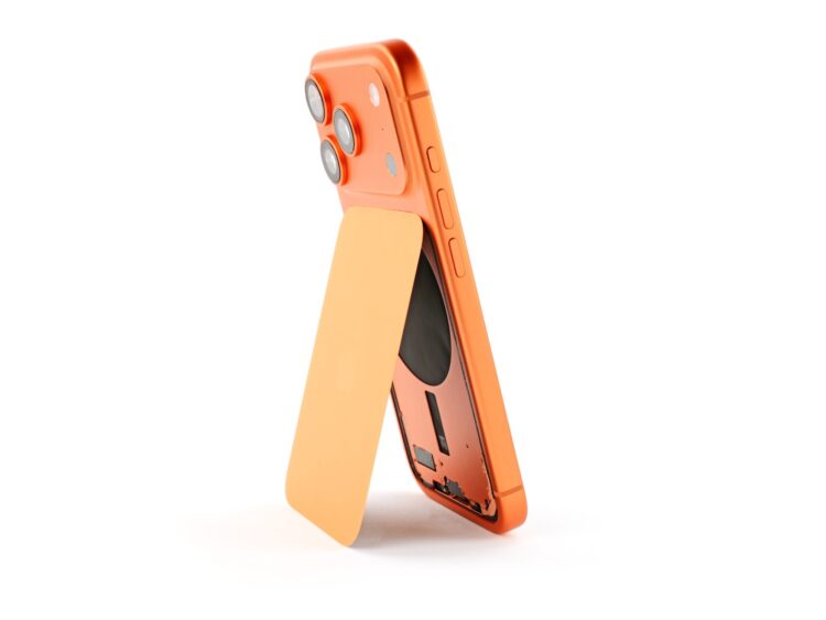 تعمیرات سلف‌سرویس آیفون ۱۷