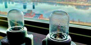 فناوری جدید MIT استخراج آب از هوا را ۴۵ برابر سریعتر می کند