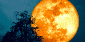 آسمان ایران امشب میزبان پدیده کمنظیر"ابرماه" می شود