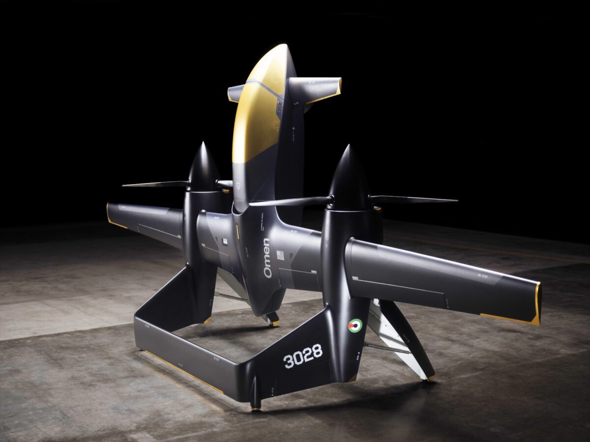 پهپاد هیبریدی Omen شرکت Anduril در نمای سهربع از سمت چپ