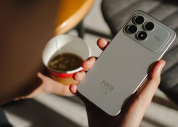 بررسی پوکو F8 پرو