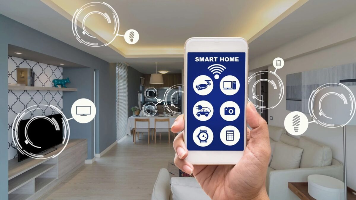 اتوماسیون ورود به خانه بر اساس نزدیک شدن شما به منزل فعال میشود و میتواند روشنایی، تهویه یا حتی قفلهای هوشمند را تنظیم کند.