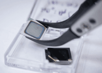 ساخت یک نورون مصنوعی جدید که فعالیت مغز را تقلید می کند