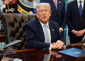 دونالد ترامپ: آمریکایی ها نمی‌ دانند  چطور میکروچیپ بسازند