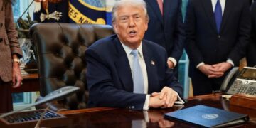 دونالد ترامپ: آمریکایی ها نمی‌ دانند  چطور میکروچیپ بسازند