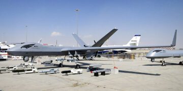 اولین پهپاد ضدزیردریایی خودران جهان رونمایی شد