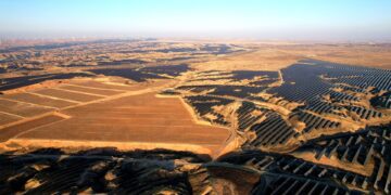 چین بزرگترین باتری هوای فوق سرد جهان را در صحرای گبی راهاندازی می کند