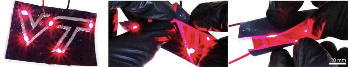 برچسب الکترونیکی فلز مایع که در حالت پیچش و کشش نیز رسانایی خود را حفظ میکند و LEDهای آن روشن باقی ماندهاند