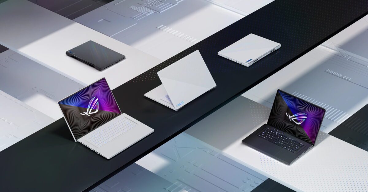 چیدمان چند مدل لپ‌تاپ ASUS ROG در رنگ‌های مختلف، شامل دستگاه‌های باز و بسته با نمایش لوگوی ROG روی نمایشگر و درب بدنه