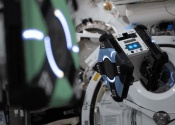 کنترل ربات در فضا