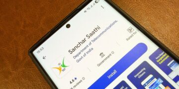 نمای نزدیک از صفحه نصب اپلیکیشن Sanchar Saathi در گوگل پلی استور.