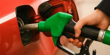 این ۵ گروه باید بنزین ۵ هزار تومانی بزنند