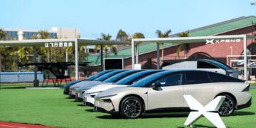 رونمایی از سدان هیبریدی 2026 +P7 با طولانی‌ترین برد الکتریکی جهان