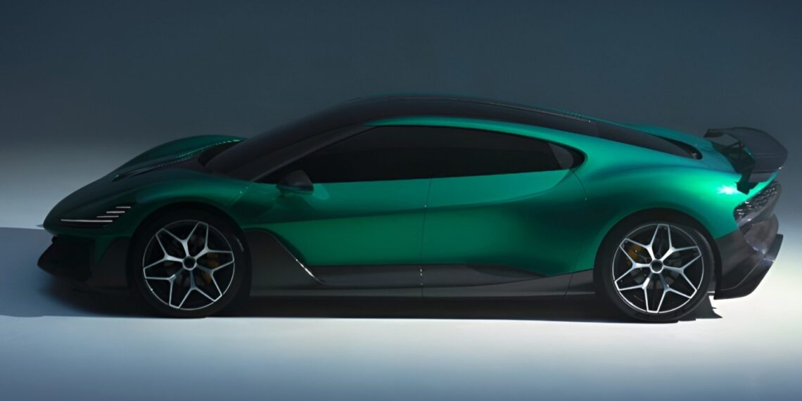 نمای جانبی کامل ابرخودروی برقی Dreame با بدنه‌ای کشیده و کم‌ارتفاع، سقف شیب‌دار کوپه‌ای و خطوط آیرودینامیکی برجسته