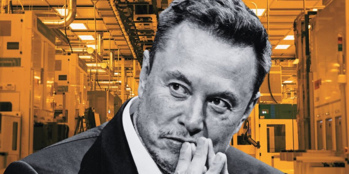 تصویر ایلان ماسک با پسزمینه کارخانه تراشهسازی سامسونگ.